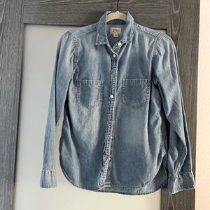 J. Crew Everyday Chambray Shirt size 4 EUC